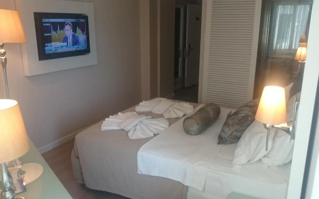 Alesta Yacht Hotel