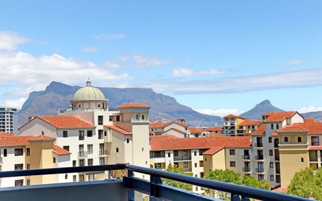 Manhattan Suites 703