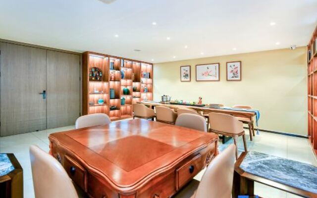 Tianyi Fangcaodi Holiday Hotel