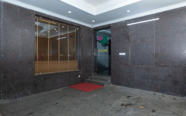 Oyo 17224 Swarnam Residency