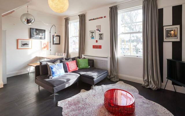 Host Stay The Artists Pad