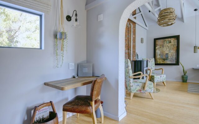 Amour Guest House