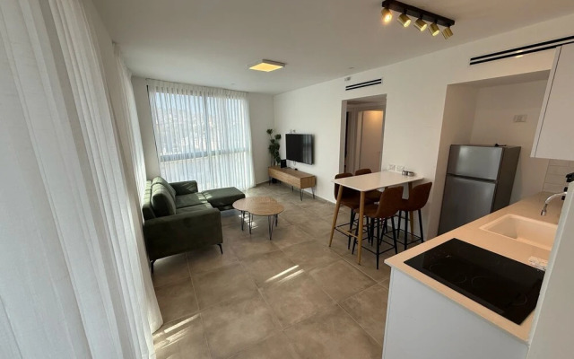 J&G Suites