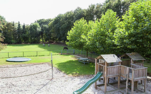 Spacious Holiday Home in Bergeijk With Garden - фото 2