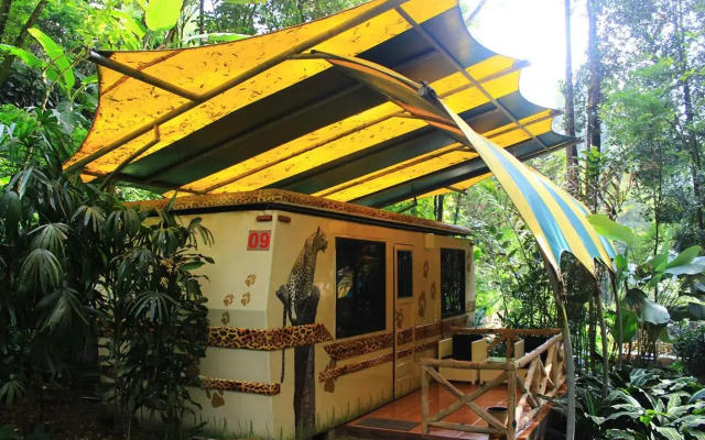 Taman Safari Lodge
