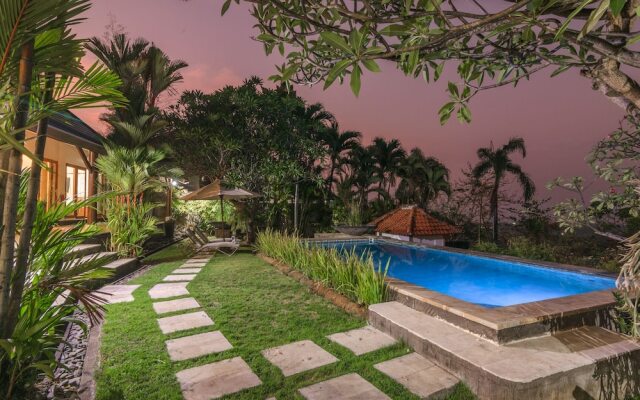 Villa Lotus Kayuputih