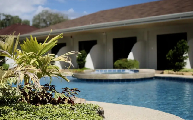 Alona de Tropicana Resort