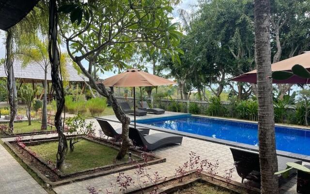 Tinggian Hill Retreat