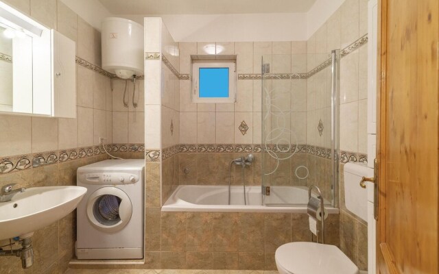 Amazing Home in Jezera With Wifi and 2 Bedrooms