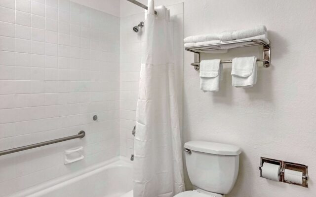 City Studios Inn And Suites