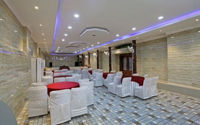 OYO 9855 Hotel Royal Suites