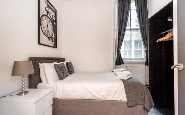 Beautiful Spacious Apartment In The City Centre