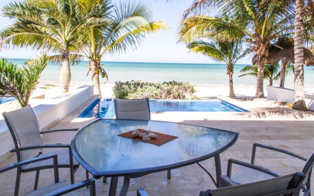 Piña Beach House in San Benito Beach