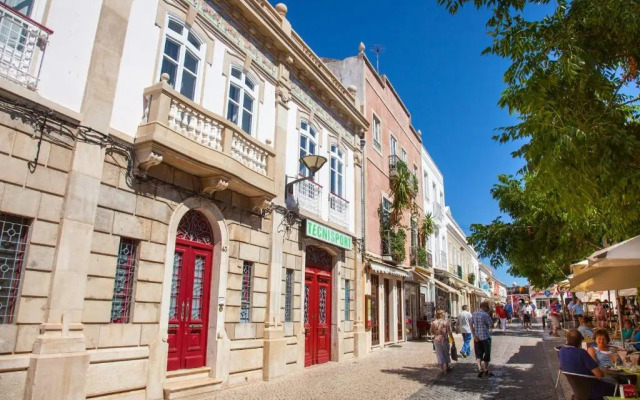 Muralha House