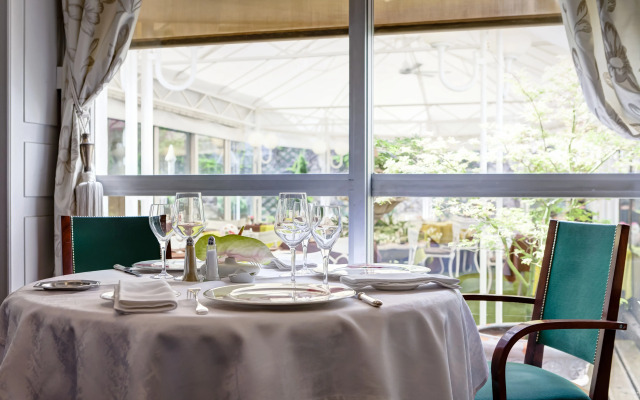 Chromatics Hotel & Restaurant The Hill Club by happyculture