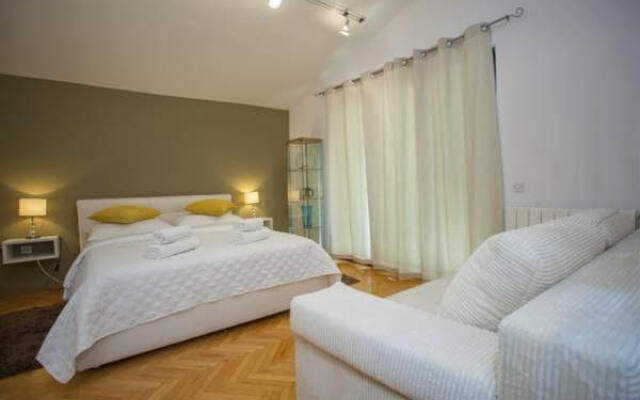 Villa Makarana Apartments