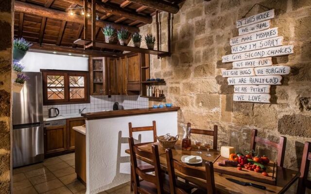 Koutouloufari House by Checkin
