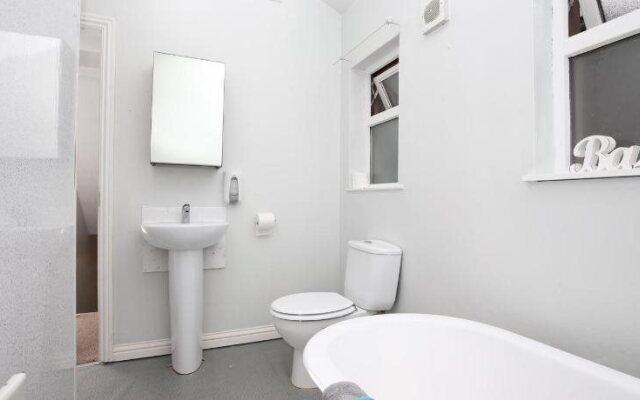 Shaftesbury Avenue Townhouse