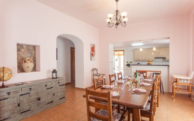 Es Coco De Sa Mola in Santa y