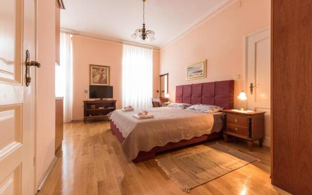 Apartments Villa Devana
