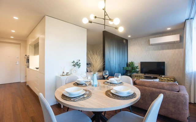 Bombarda Apartments by LovelyStay