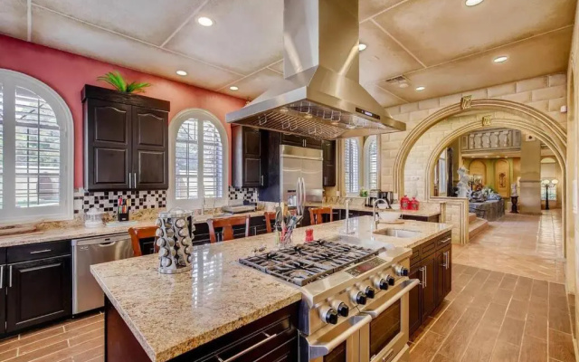 Villa Gordal - Enormous Villa in las Vegas with 39 Sleeps