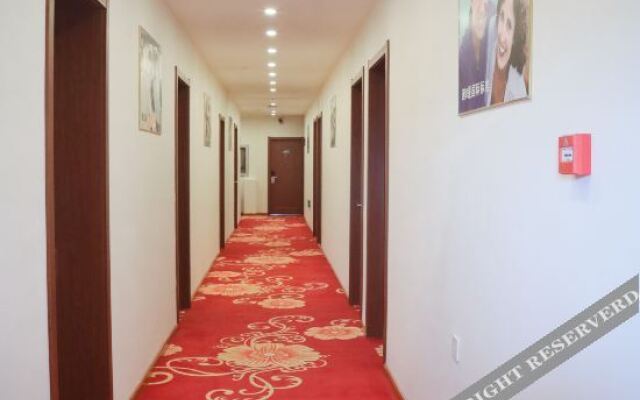 Super 8 Hotel (Jinzhou Maternity and Child Hospital New Mart)