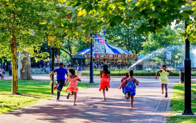 Holiday Inn Express Philadelphia - Penns Landing by IHG
