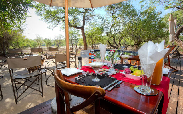 Mvuradona Safari Lodge