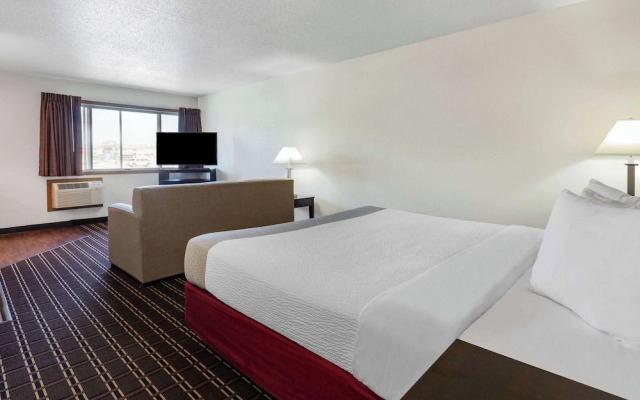 Super 8 La Crosse