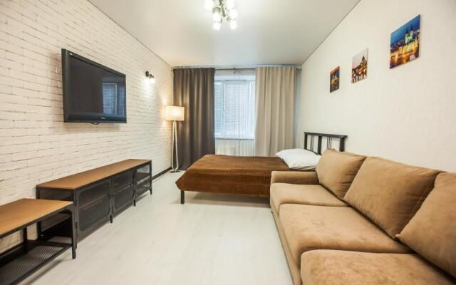 EasyRent on 38 Topolinaya Street