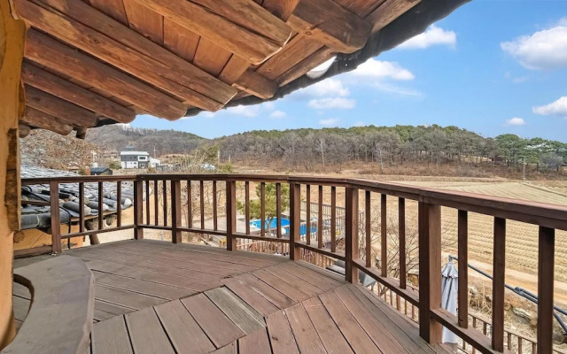 Ganghwa Nadeulgilheulgjib