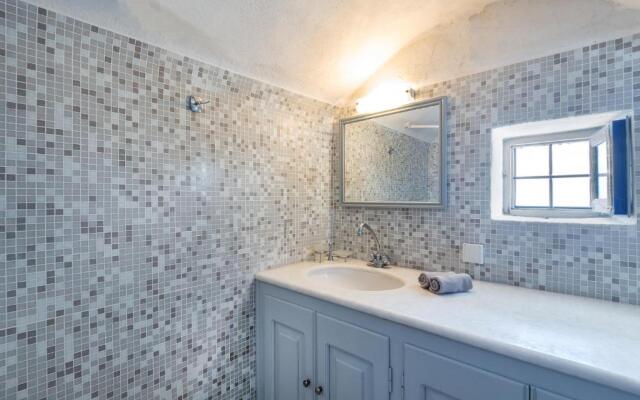 Andreas Cultural Cave House in Imerovigli, Santorini