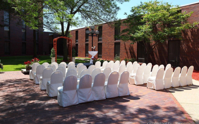 Delta Hotels by Marriott Minneapolis Northeast