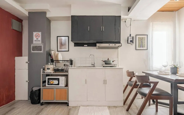 L1 Twin Bed Staycation in Bonifacio Global City