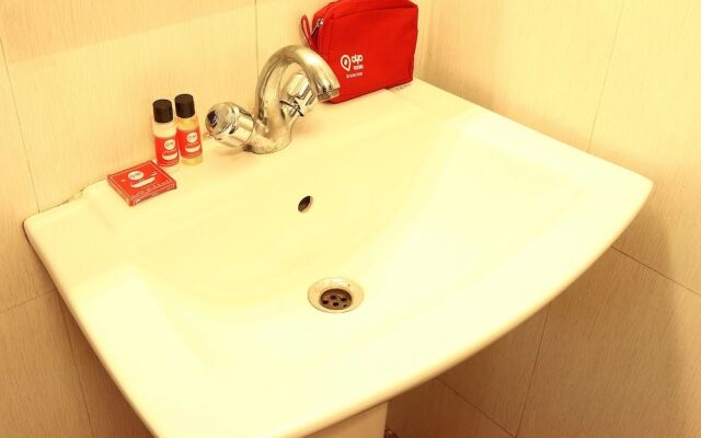 OYO Flagship 1805 Blue Orchid Corporate Inn