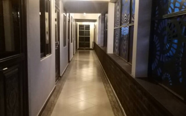 Stusky Lark Mini Hotel Seeta