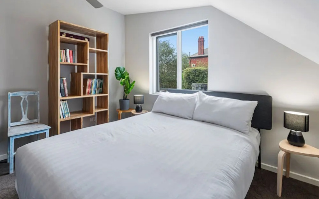 Convenient Bayside Living at the Edge of the City – Guest Rooms – Melbourne