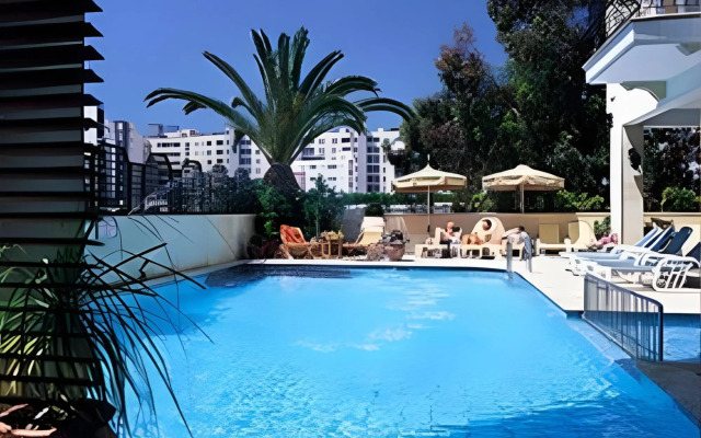 Chrielka Hotel Apartments