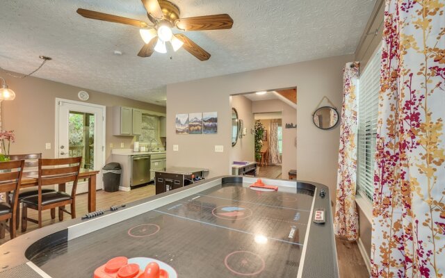 Family-friendly Gatlinburg Home w/ Hot Tub!
