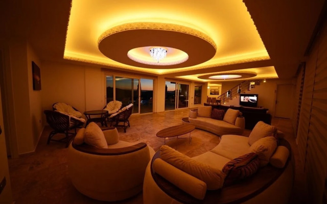 Villa Montana by Akdenizvillam