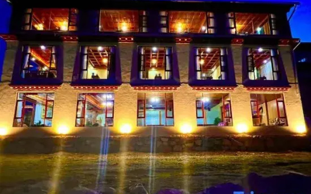 Shangri-La Sky Time Manor