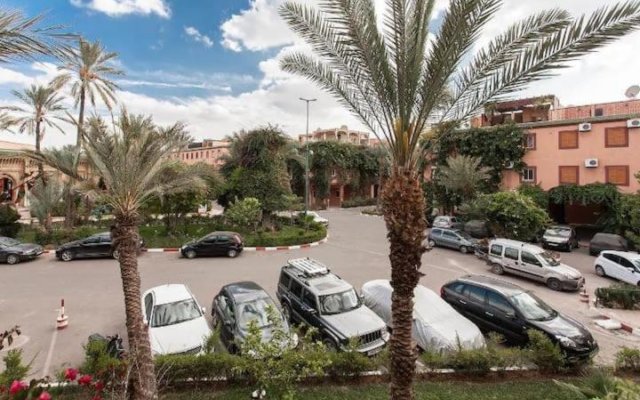 Riad Alaoui 146 with swimming pool and free parking