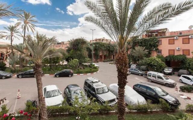 Riad Alaoui 146 with swimming pool and free parking