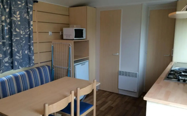 Mobil Home Dans Camping Mussonville