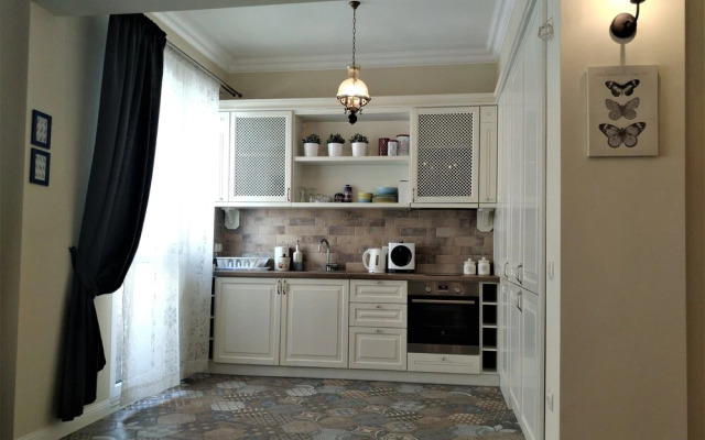 Baratero City Corner Apartment