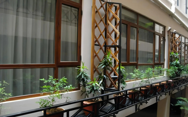 Lux Riverside Hotel & Apartment