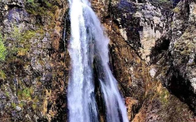 Bujtina Tinari Theth