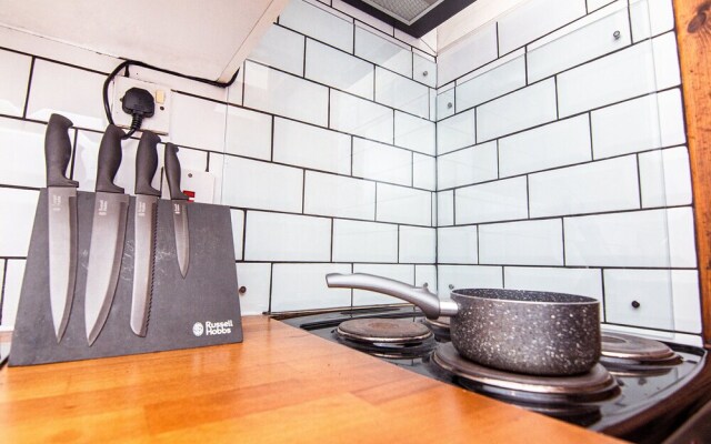 The Summit West End - 1BR Cosy Flat, Central, Wifi
