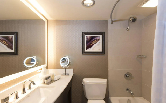DoubleTree by Hilton Schenectady Downtown